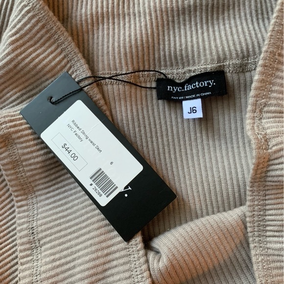 NWT NYC Factory ribbed drawstring asymmetrical midi skirt stone beige size 6 - Picture 3 of 7